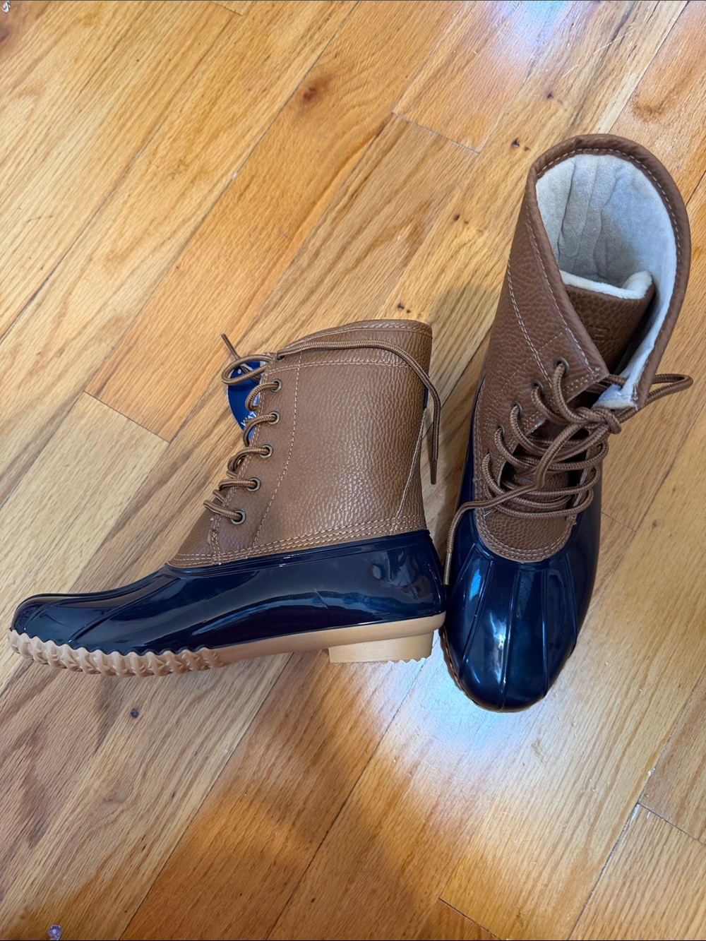 JBU Size 8.5 women’s Brown and Navy Lace-Up Duck Boots